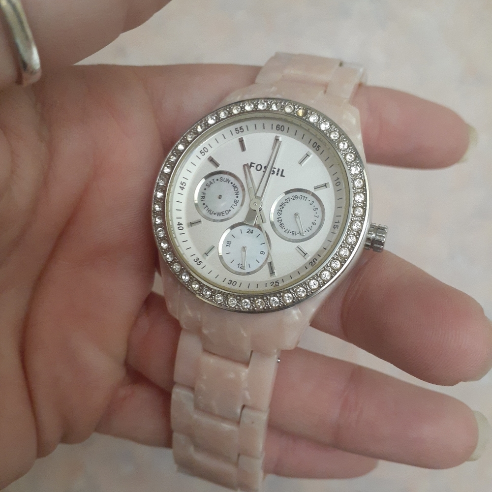 pink fossil watch